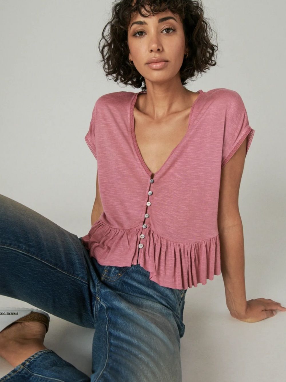 NWT Lucky Brand Casual Ruffle Button Front V Neck Top Dusty Rose Crop Shirt